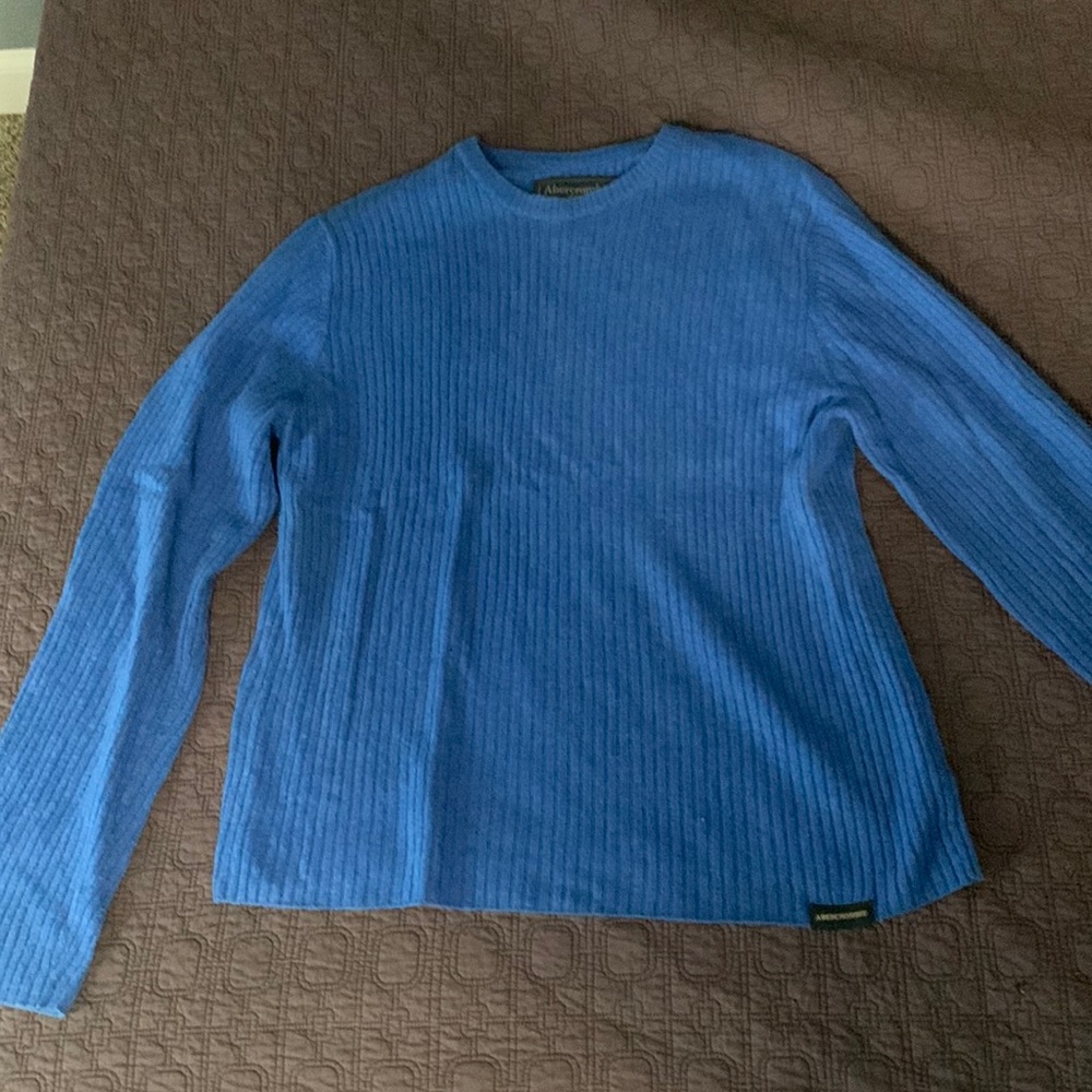 Abercrombie blue light weight sweater